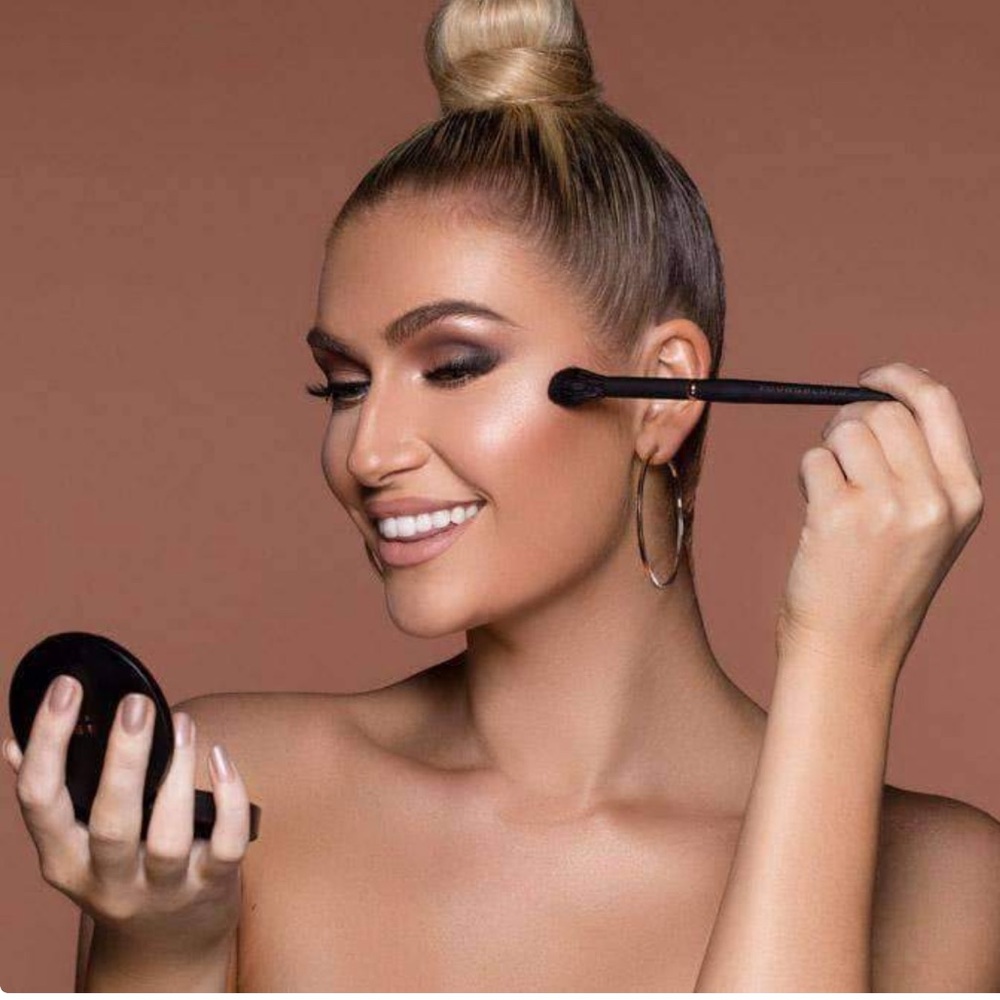 Youngblood Light Reflecting Highlighter